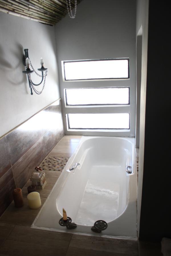 Little Rock Resort Ladybrand Ngoại thất bức ảnh